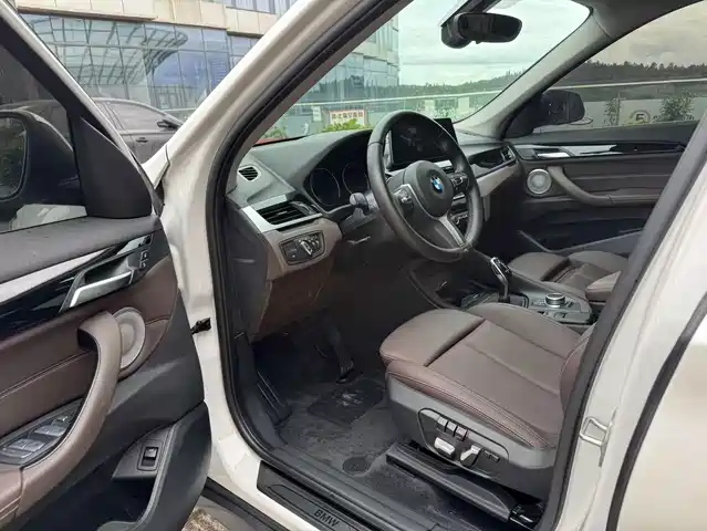 BMW X1 2020 sDrive25Li Leading Model — фото 4