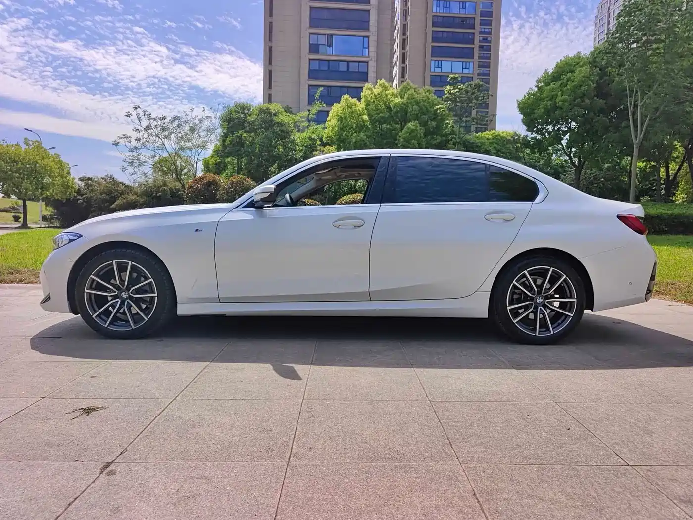 BMW 3 Series 2024 325Li M Sport Package фото 2