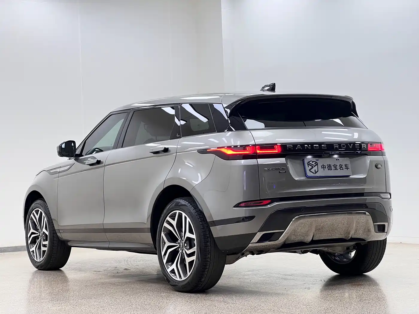 Land Rover Range Rover Evoque 2021 Range Rover Evoque L 249PS R-Dynamic HSE Luxury Edition фото 5