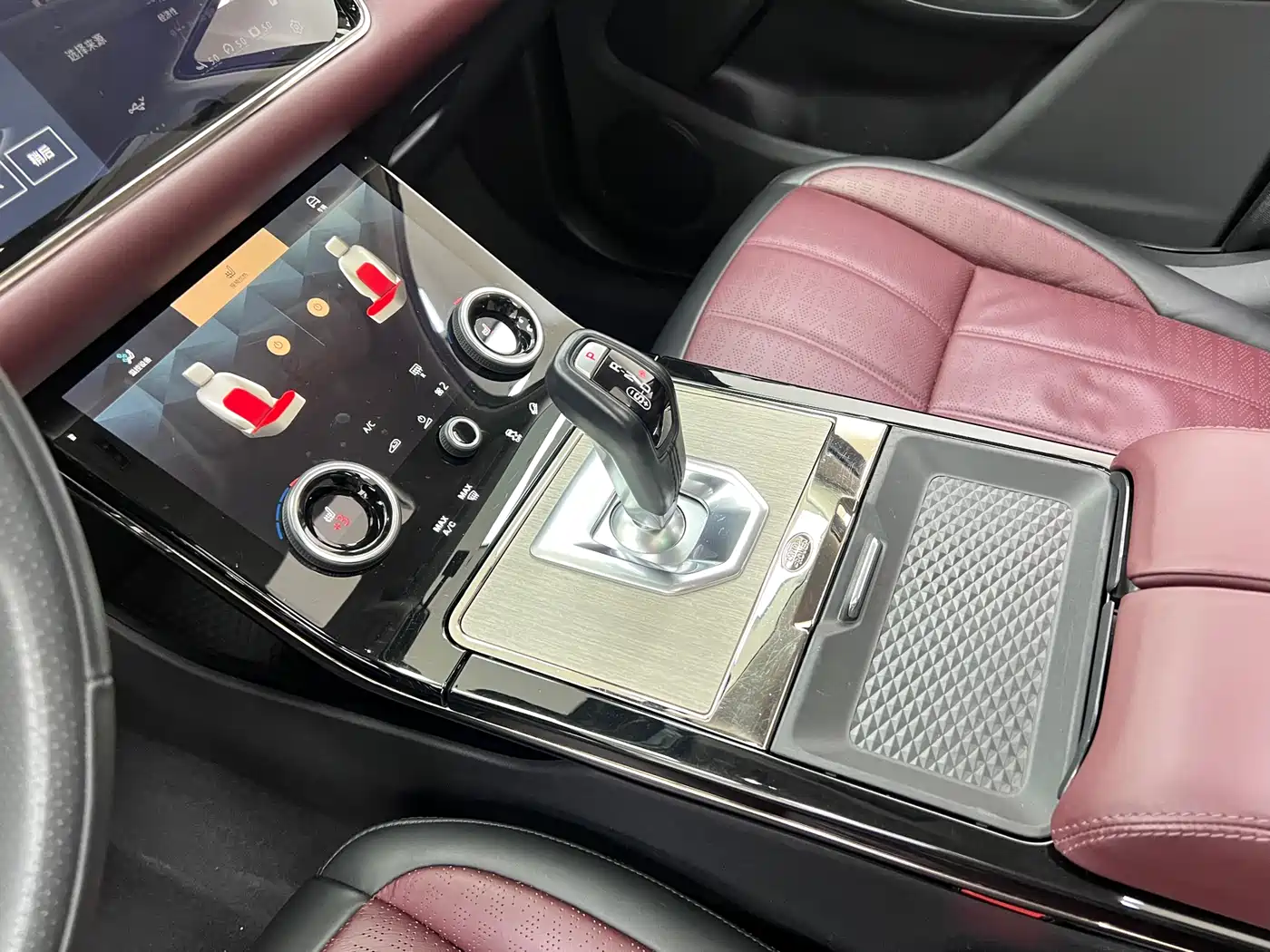 Land Rover Range Rover Evoque 2021 Range Rover Evoque L 249PS R-Dynamic HSE Luxury Edition фото 27