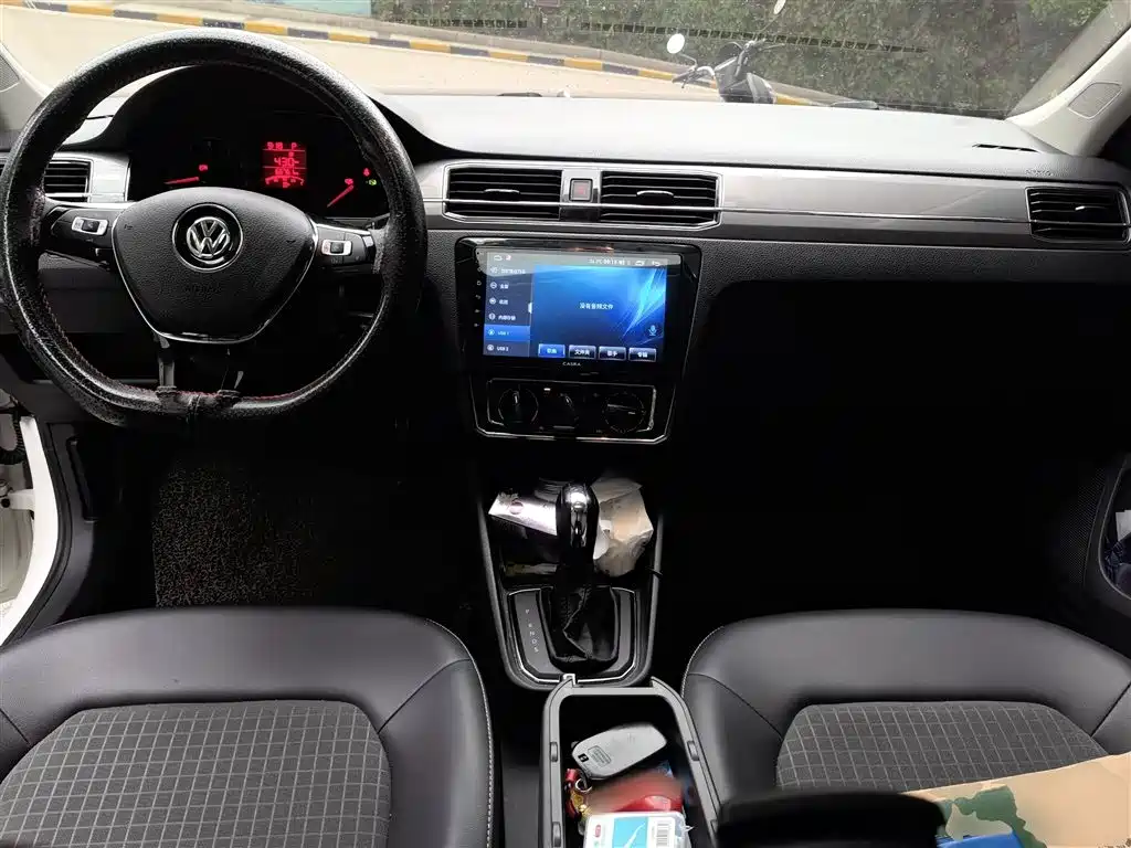 Volkswagen Santana 2018 1.5L Automatic Comfort Edition фото 6