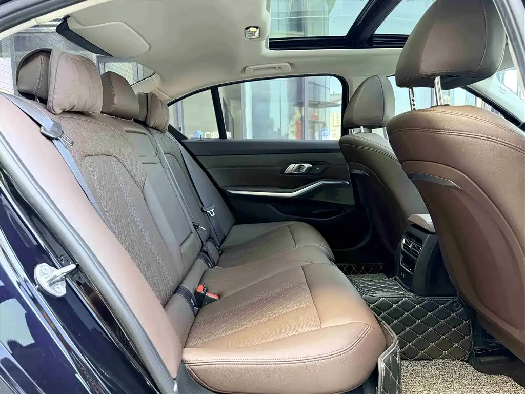 BMW 3 Series 2024 325Li M Sport Package фото 21
