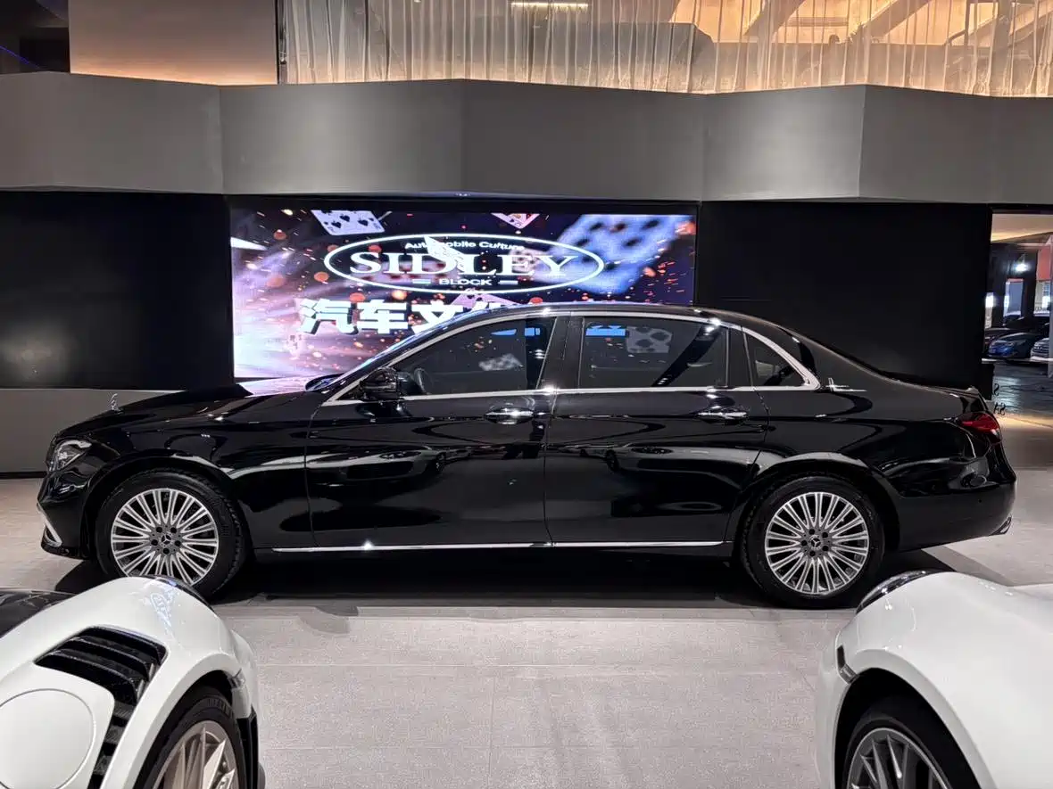 Mercedes-Benz E-Class 2023 E 300 L Fashion фото 3