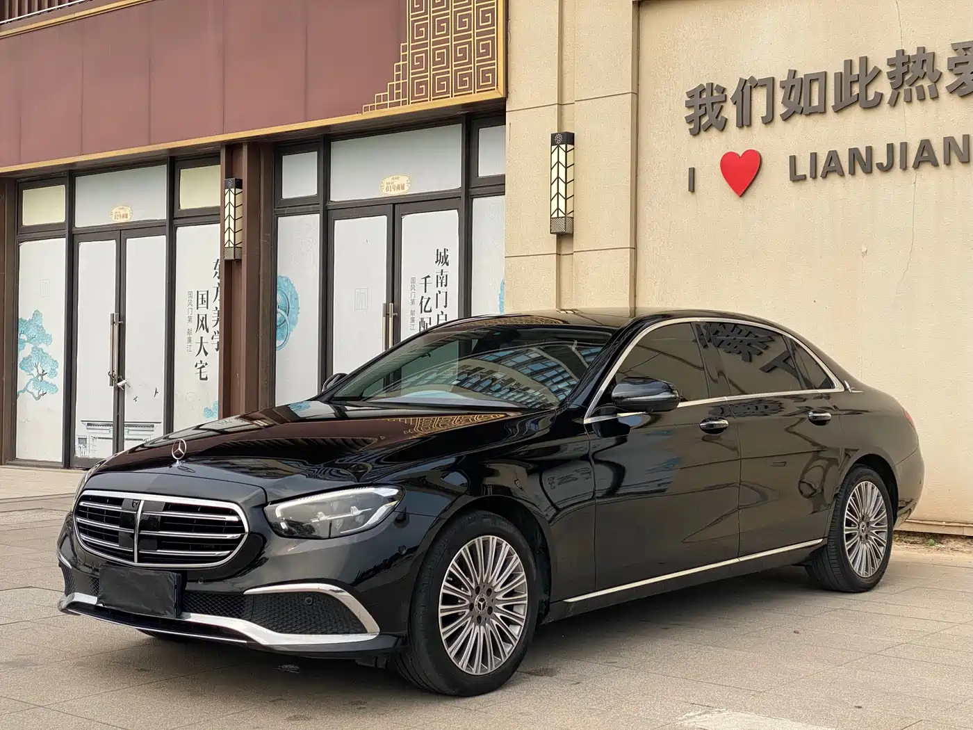 MERCEDES-BENZ E CLASS