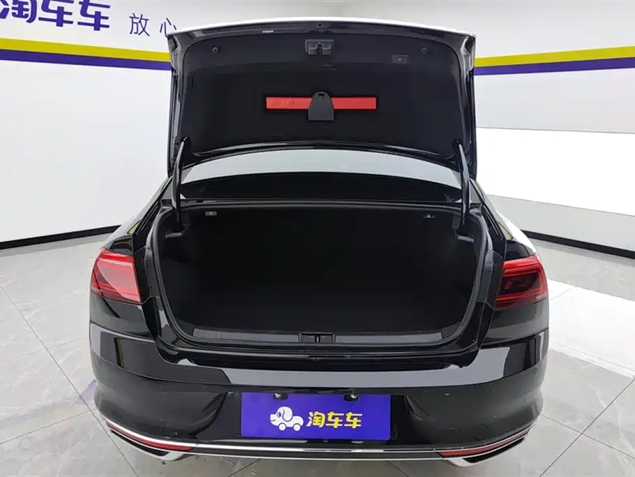 VOLKSWAGEN MAGOTAN GTE PLUG IN HYBRID