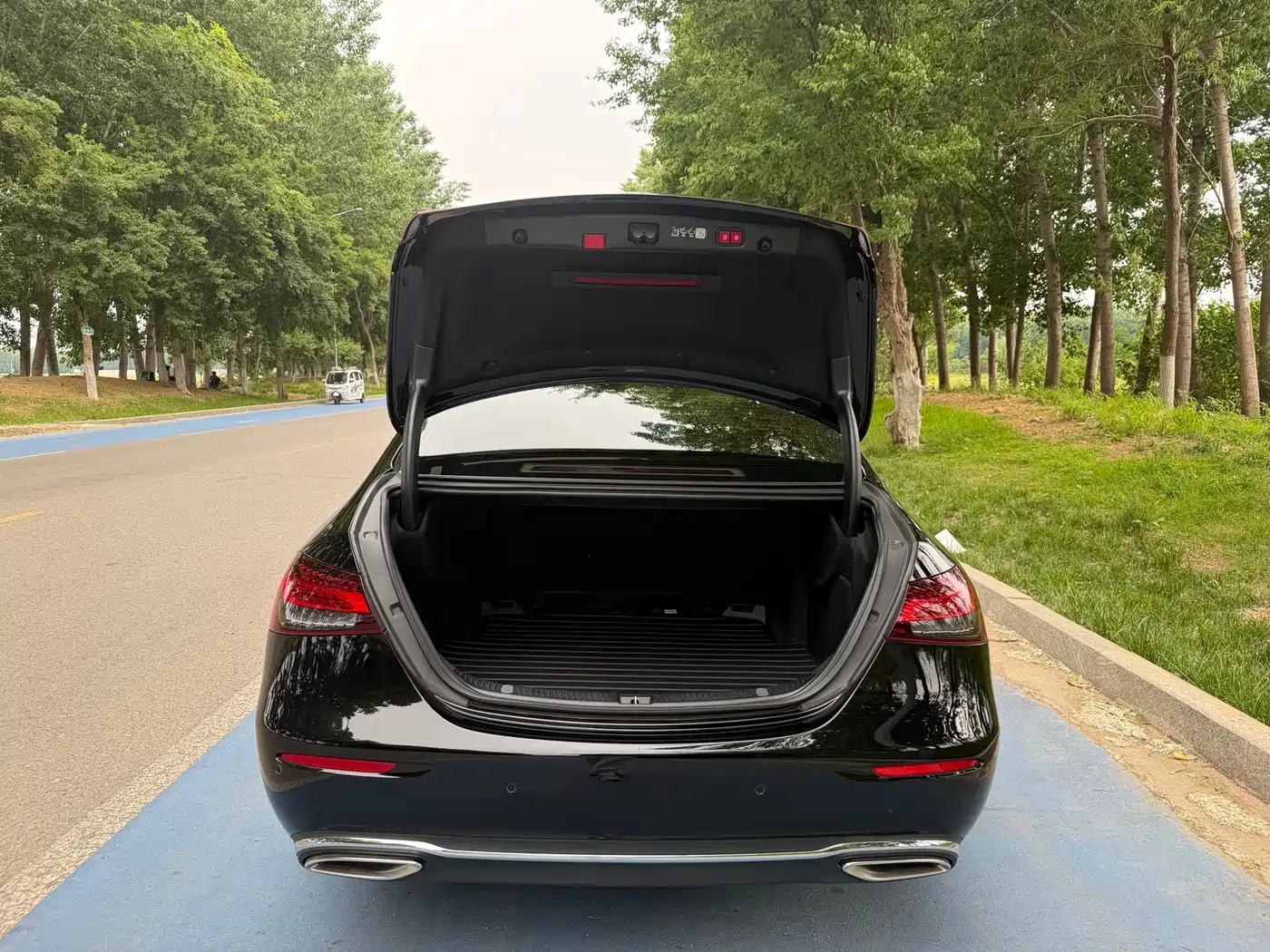 Mercedes-Benz E-Class 2023 E 300 L Fashion фото 16