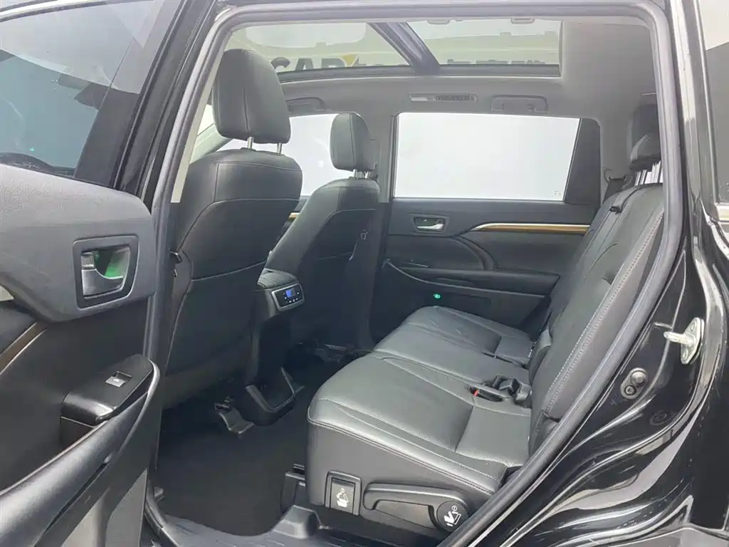 Toyota Highlander 2021 2.0T AWD Luxury 7-Seater фото 20