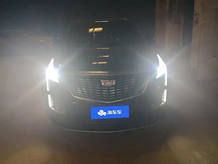 CADILLAC XT5