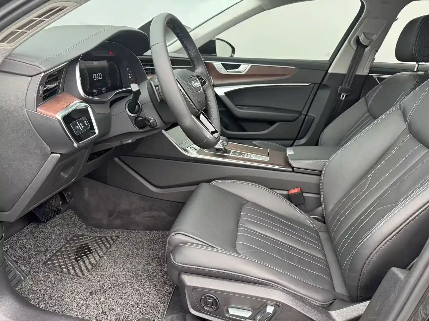 Audi A6L 2023 Facelift 45 TFSI quattro Premium Dynamic фото 5