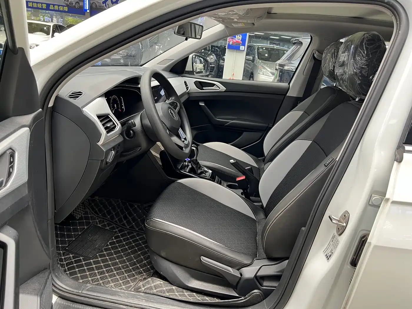 VOLKSWAGEN EXPLORING THE SHADOW