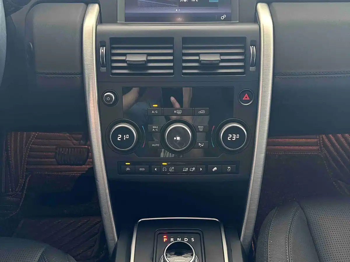 Land Rover Discovery Sport 2016 2.0T SE фото 16