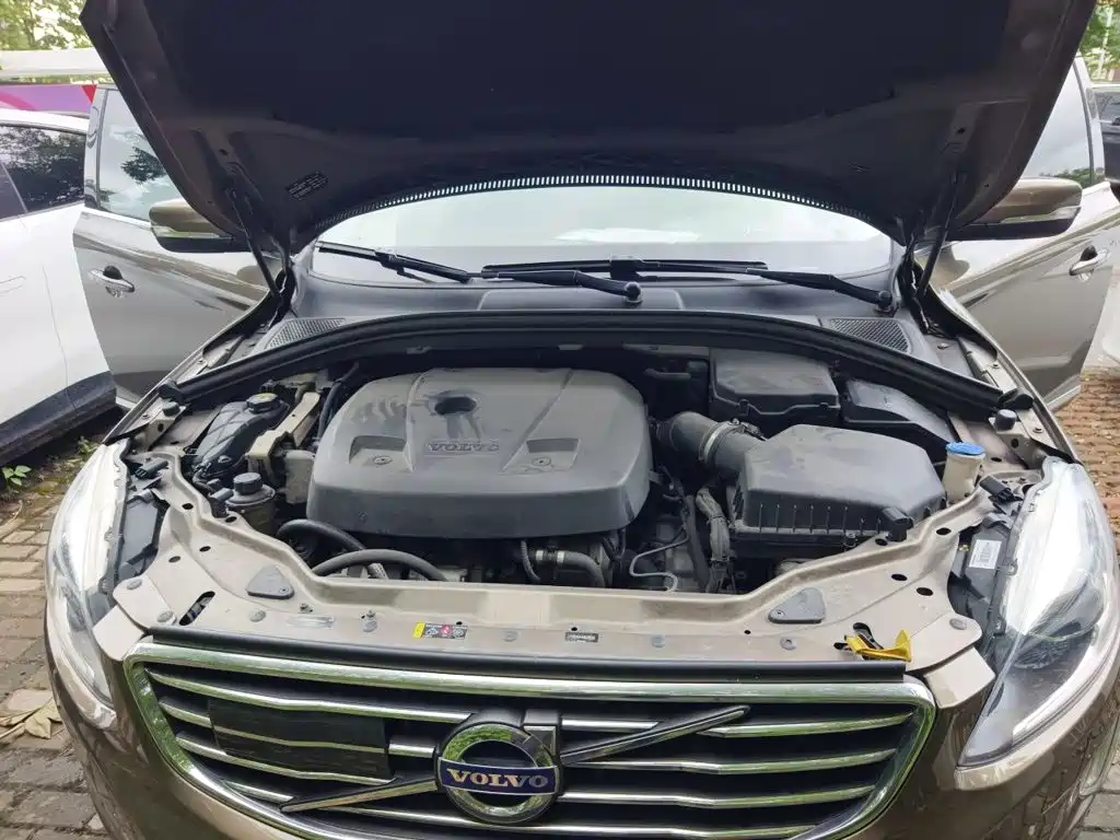 Фото 11 - Volvo XC60