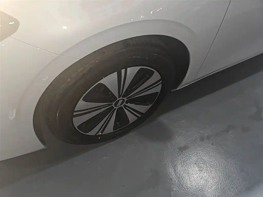 Geely Galaxy Galaxy A7 2025 EM-i 150km Premium Edition фото 22