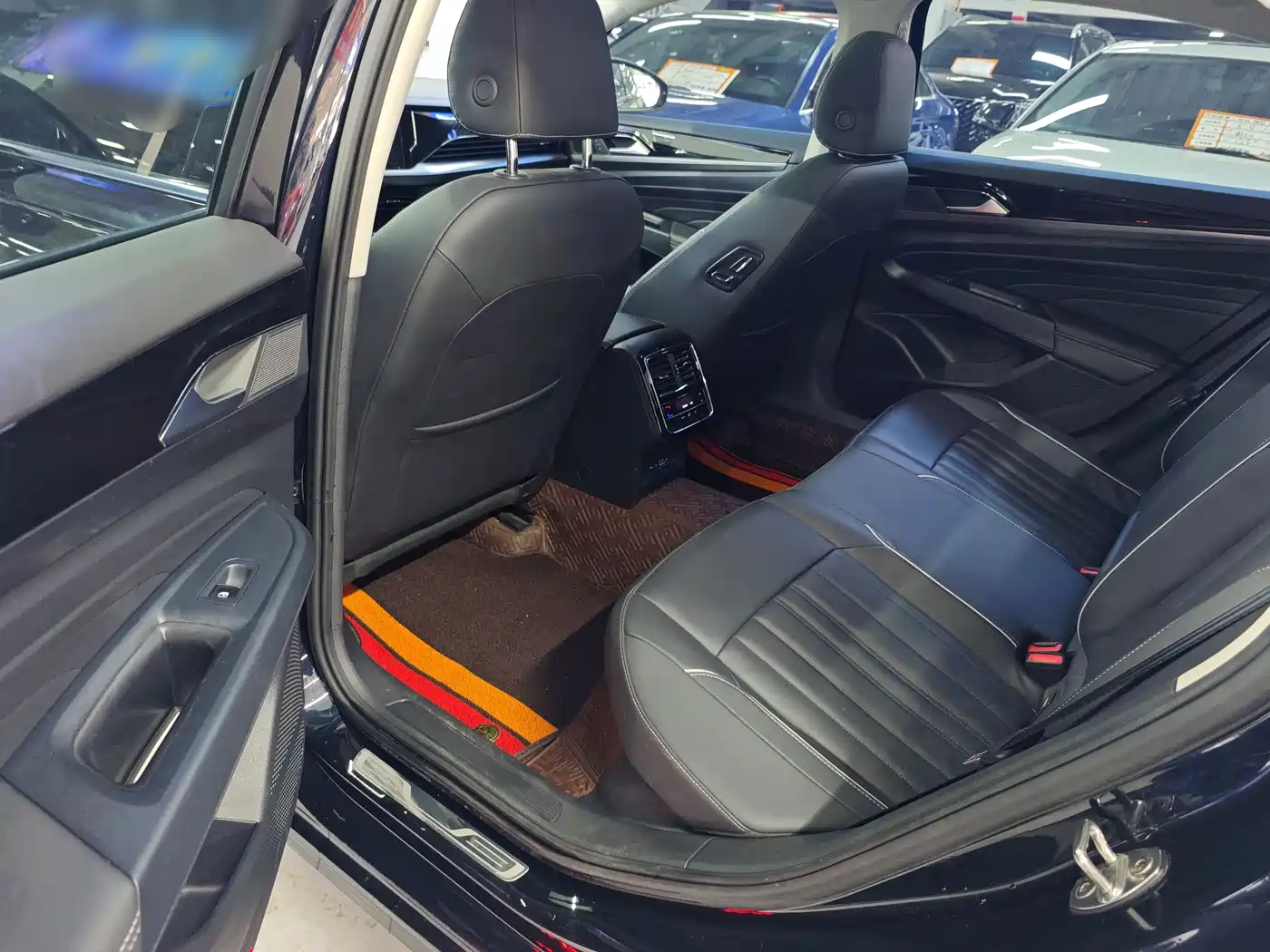 Volkswagen Passat 2023 330TSI Elite Edition фото 8