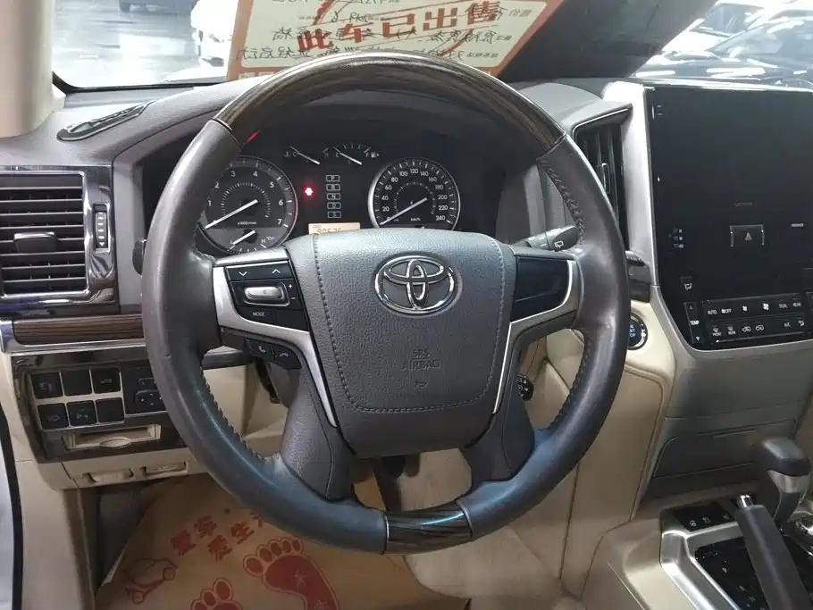 Toyota Land Cruiser (Import) 2019