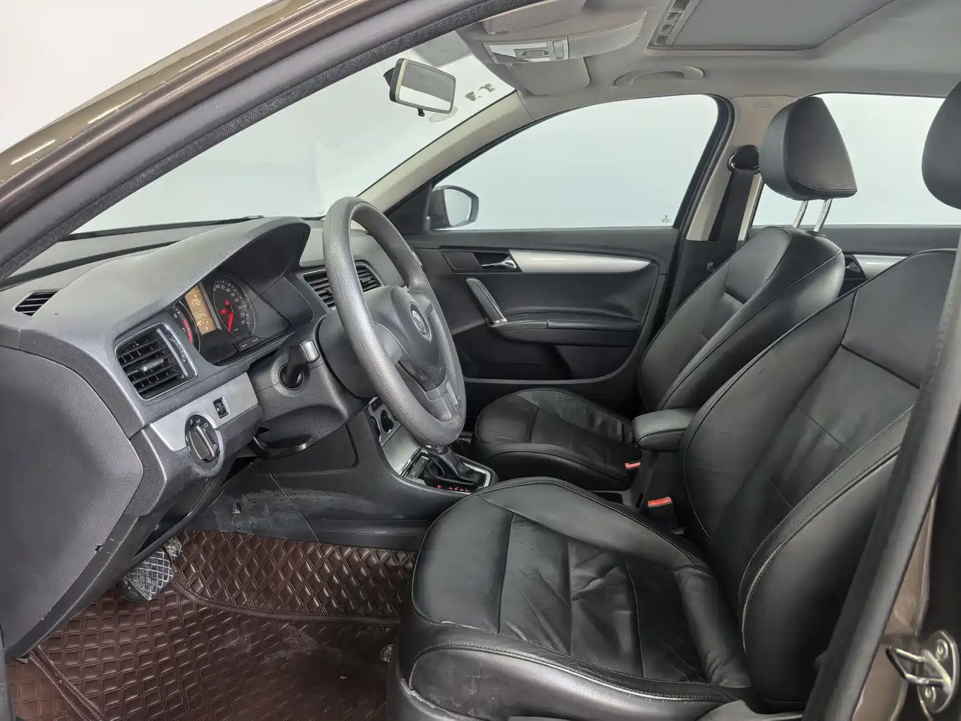 Volkswagen Lavida Tour 2013 1.6L Automatic Comfort фото 13