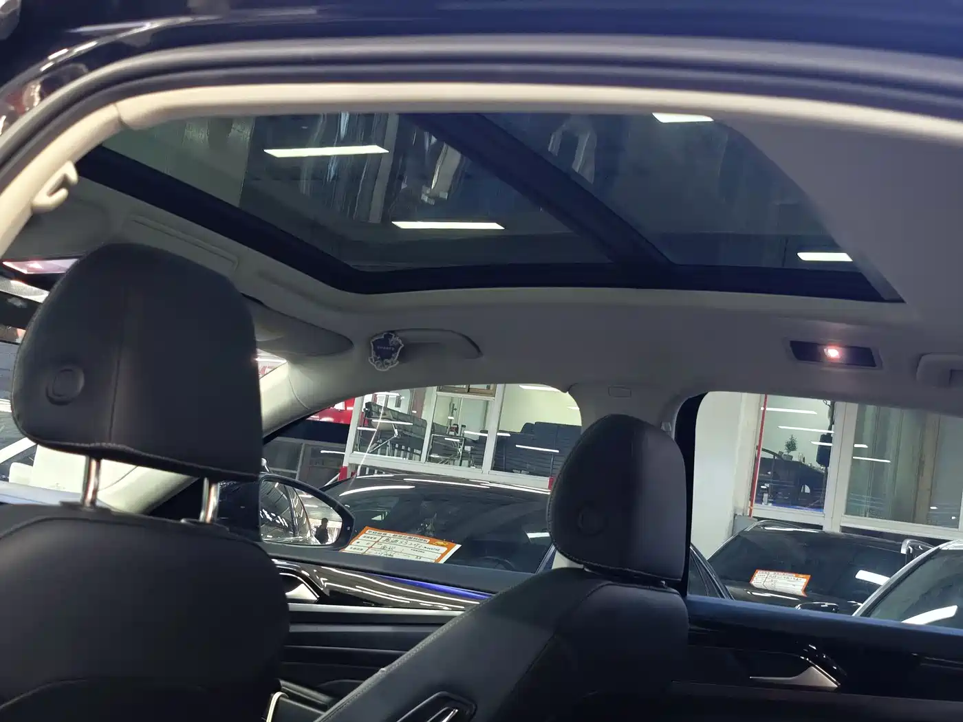 Volkswagen Passat 2023 330TSI Elite Edition фото 10