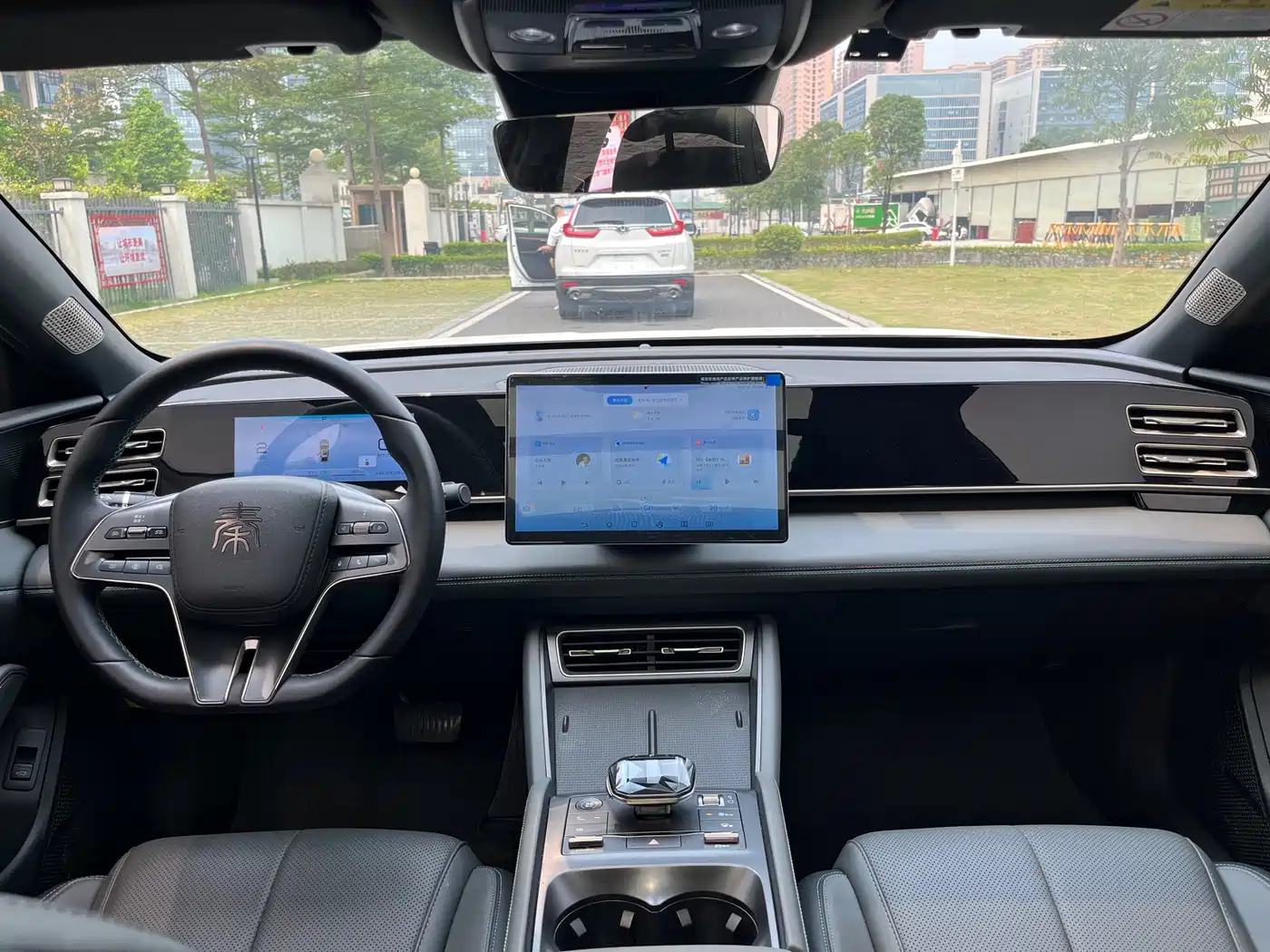 BYD Qin L 2024 DM-i 120KM Superior Edition фото 13