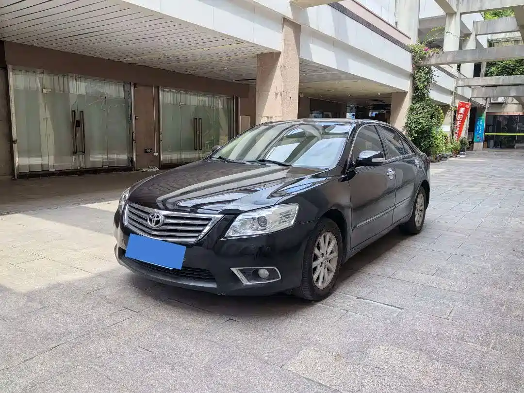 Фото 1 - Toyota Camry