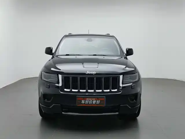 Jeep Grand Cherokee (Import) 2013 3.6L Navigation Luxury — фото 3