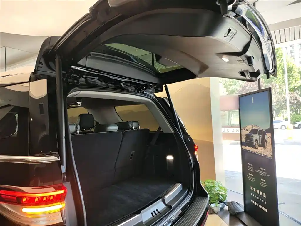 Lincoln Navigator 2026 2024 3.5T Presidential Edition