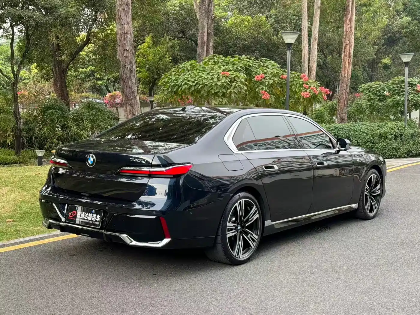 BMW 7 Series 2023 Model 740Li Leading M Sport Package фото 16