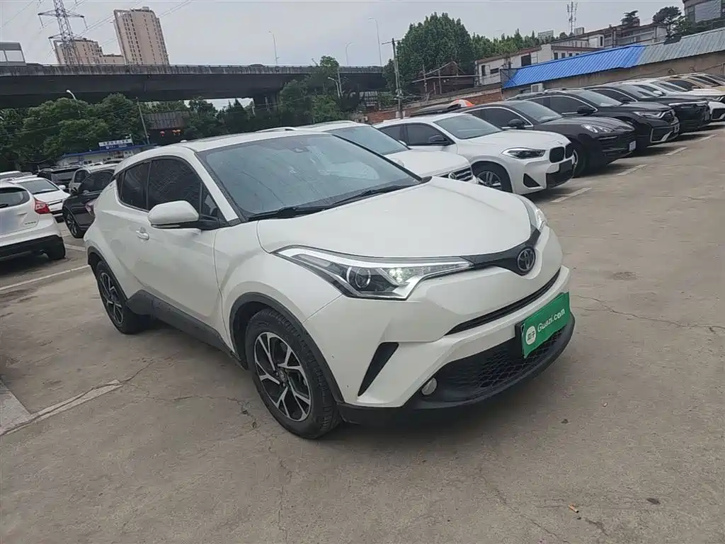 Toyota C-HR 2020 Model 2.0L Leading фото 4