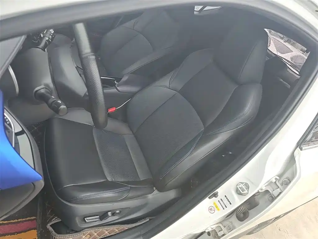 Toyota C-HR 2020 Model 2.0L Leading фото 14