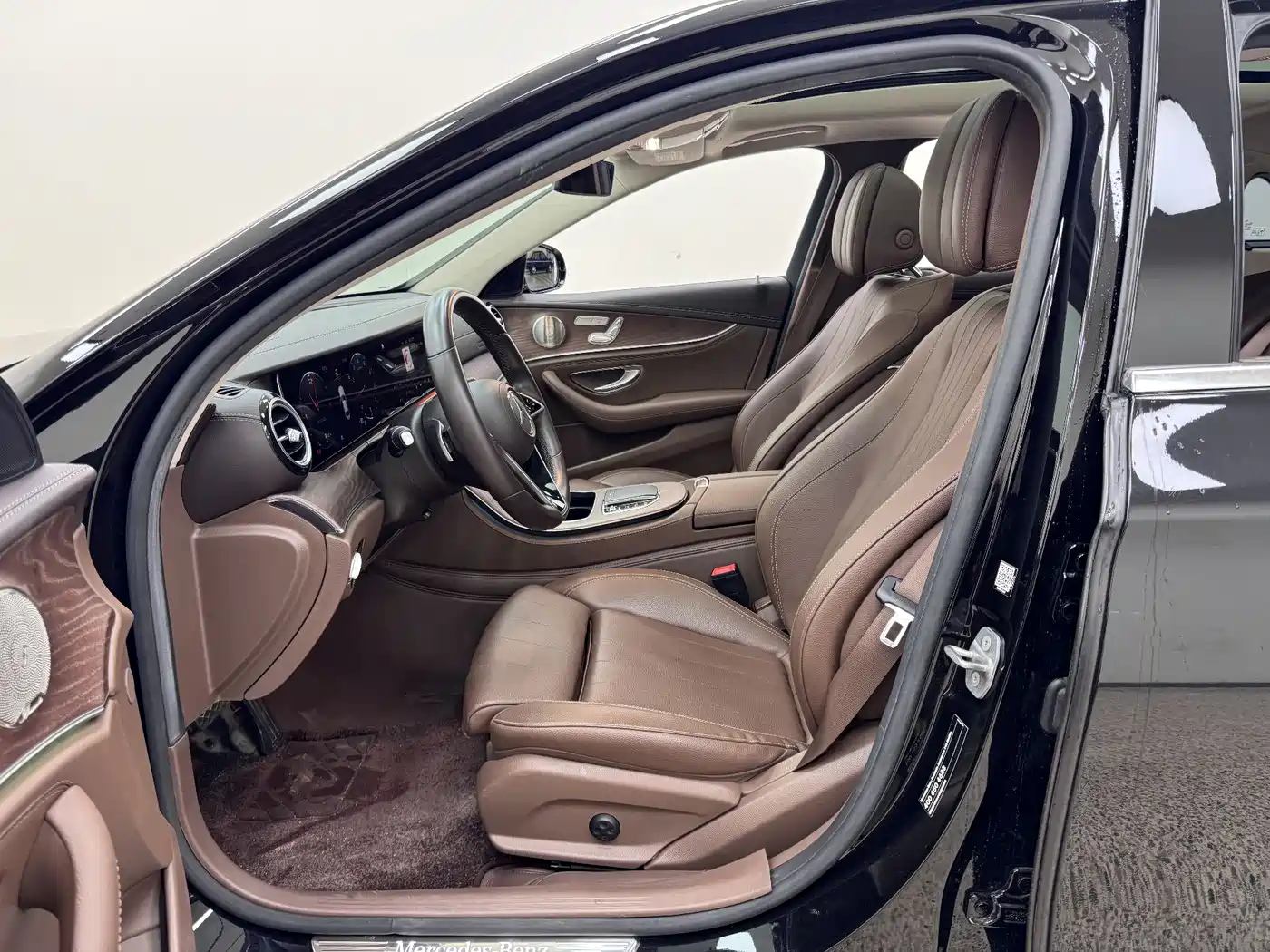 Mercedes-Benz E-Class 2022 E 300 L Luxury фото 9
