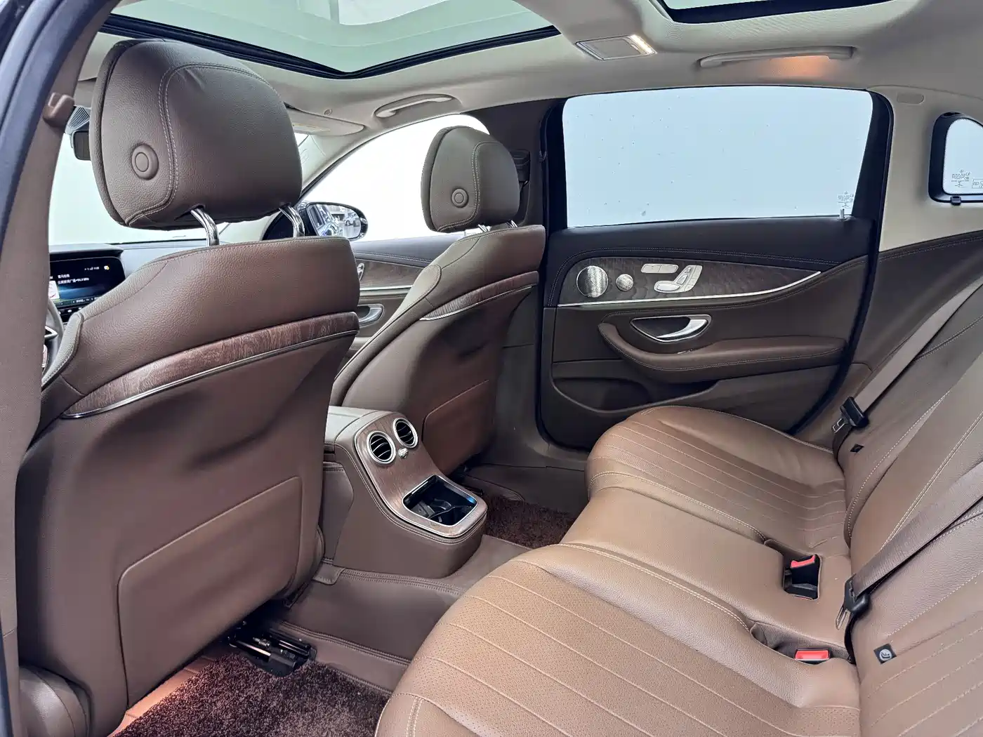 Mercedes-Benz E-Class 2022 E 300 L Luxury фото 16