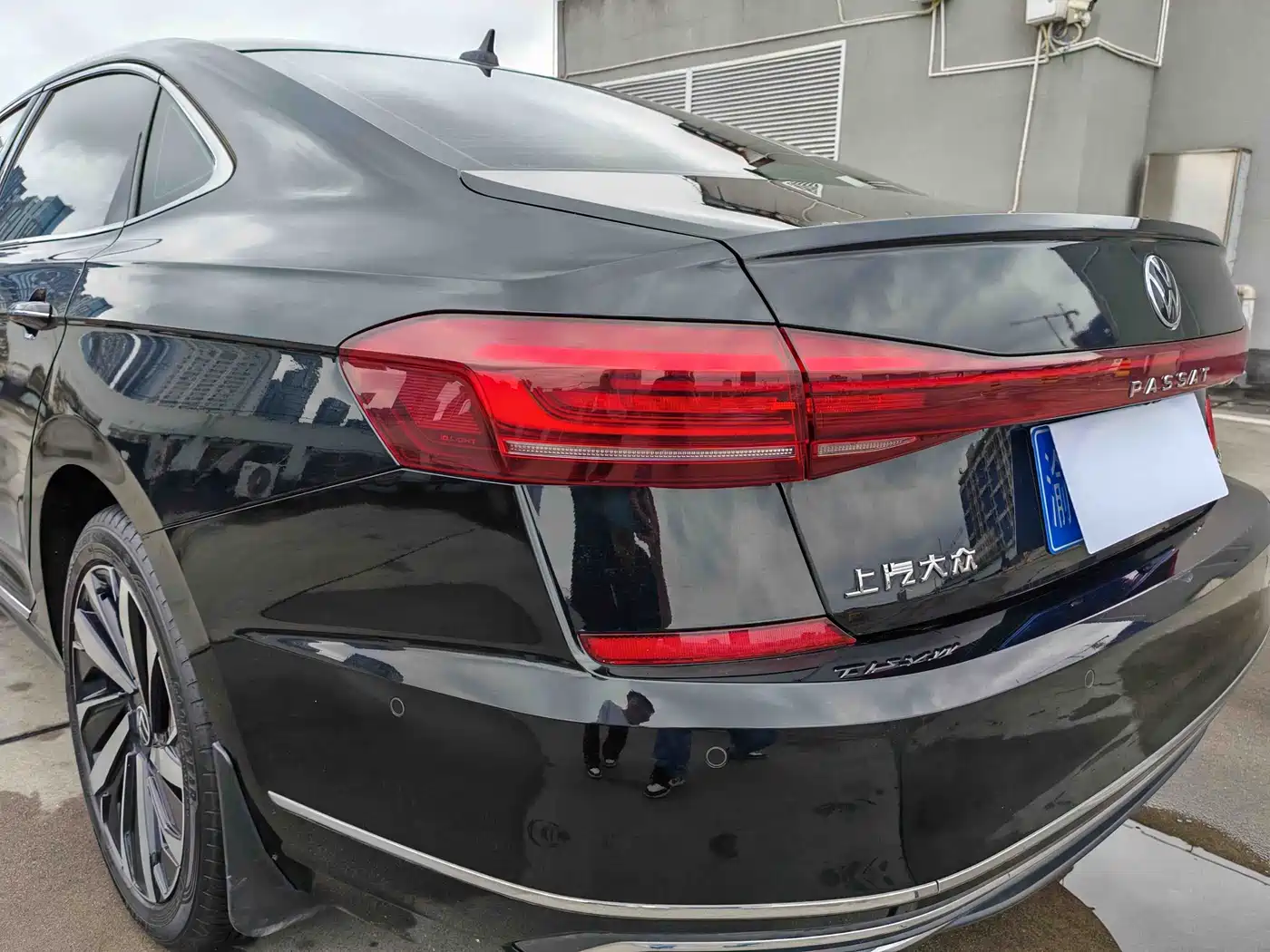 Volkswagen Passat 2023 Facelift 380TSI Luxury Edition фото 10