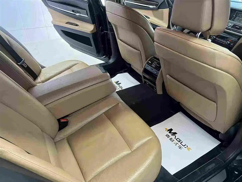 BMW 7 Series 2011 730Li Elegance фото 11