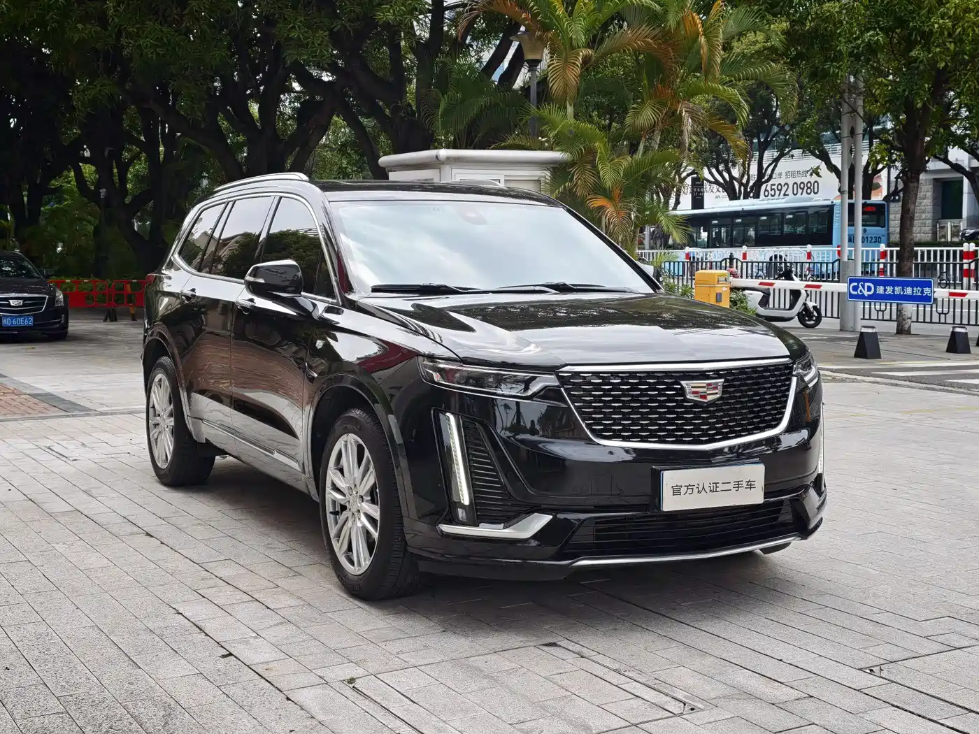 Cadillac XT6 2022 2.0T 6-Seater 2WD Luxury Edition фото 3