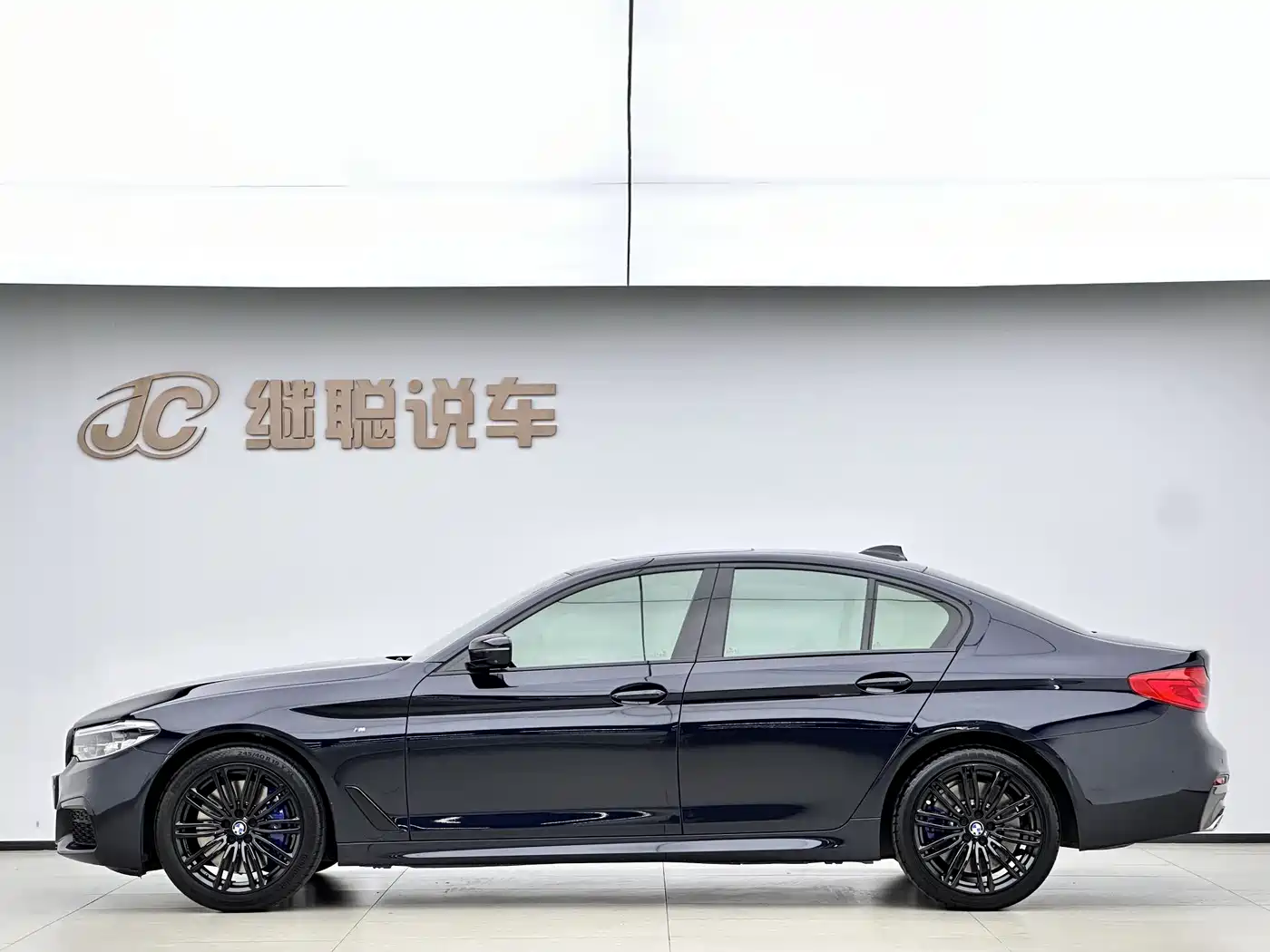 BMW 5 Series (Import) 2020 540i Style Edition M Sport Package фото 16