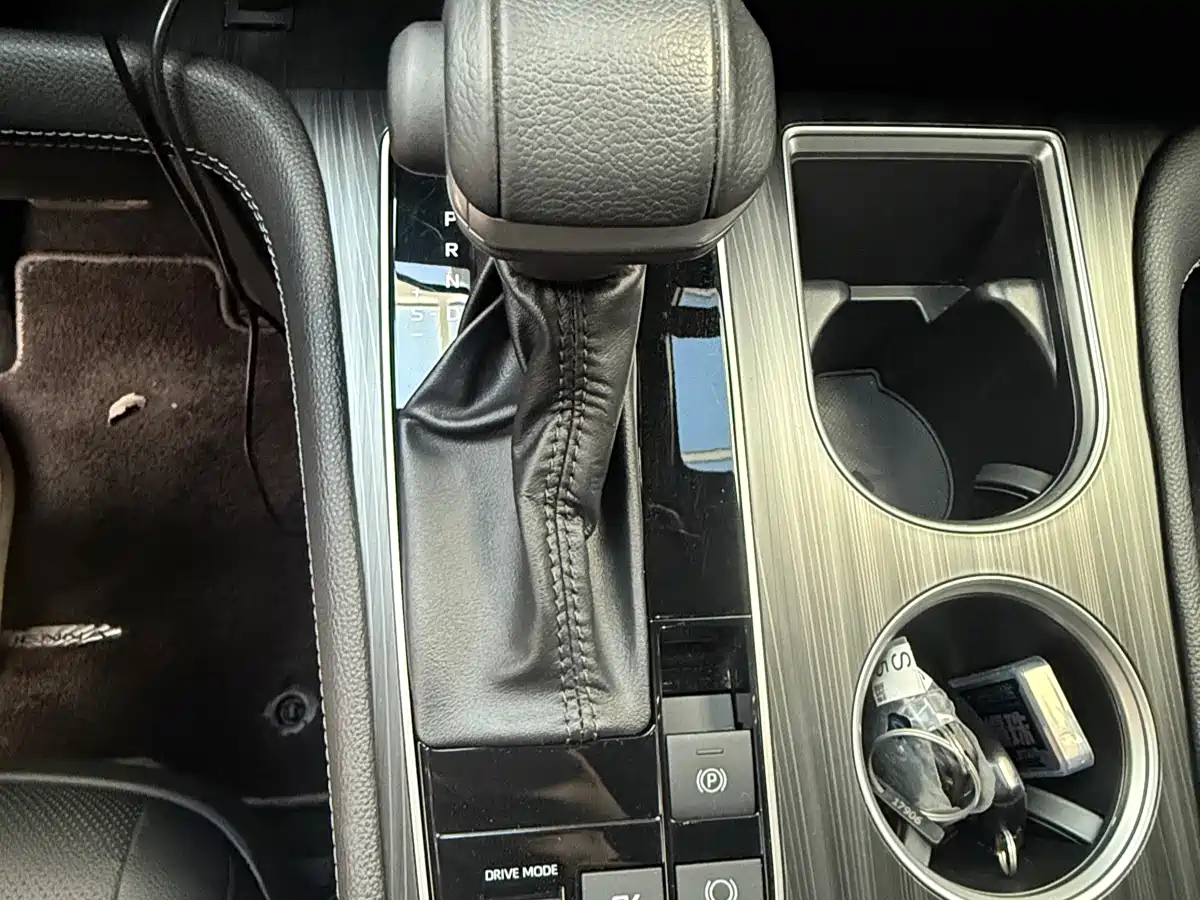 Toyota Sienna 2023 2.5L Hybrid Premium Edition фото 17