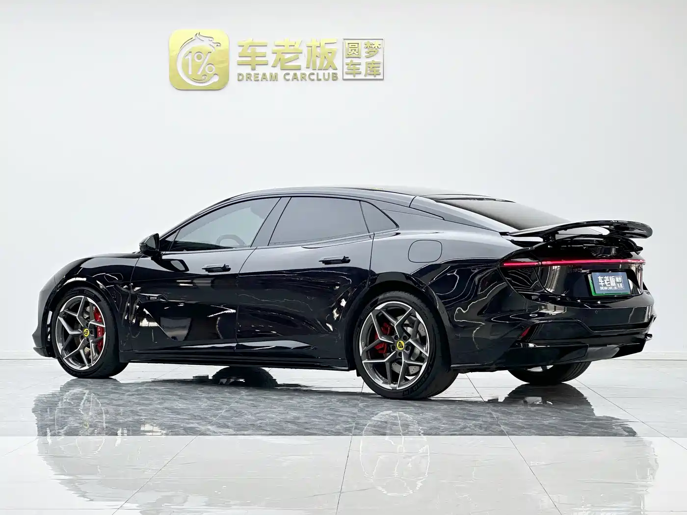 LOTUS SPORTS CAR EMEYA FLOWERS