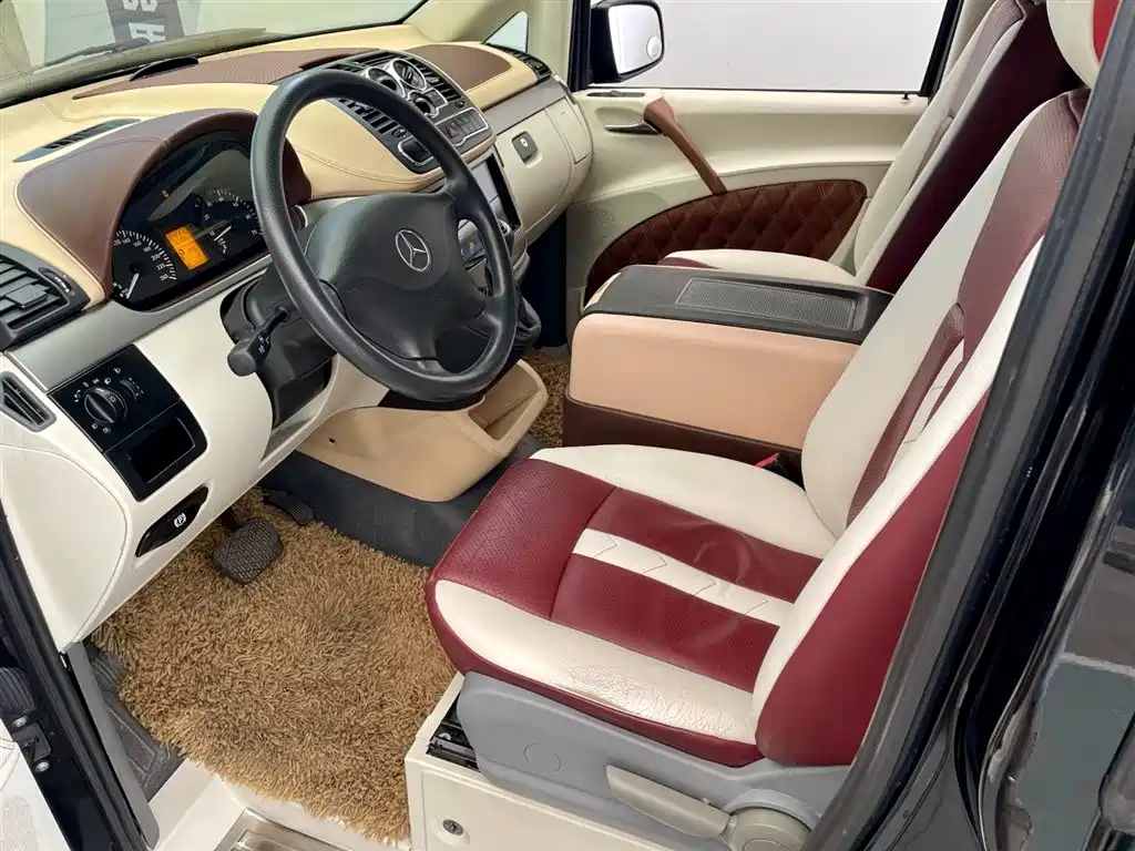 Mercedes-Benz Vito 2013 Model 3.0L Elite Edition фото 6