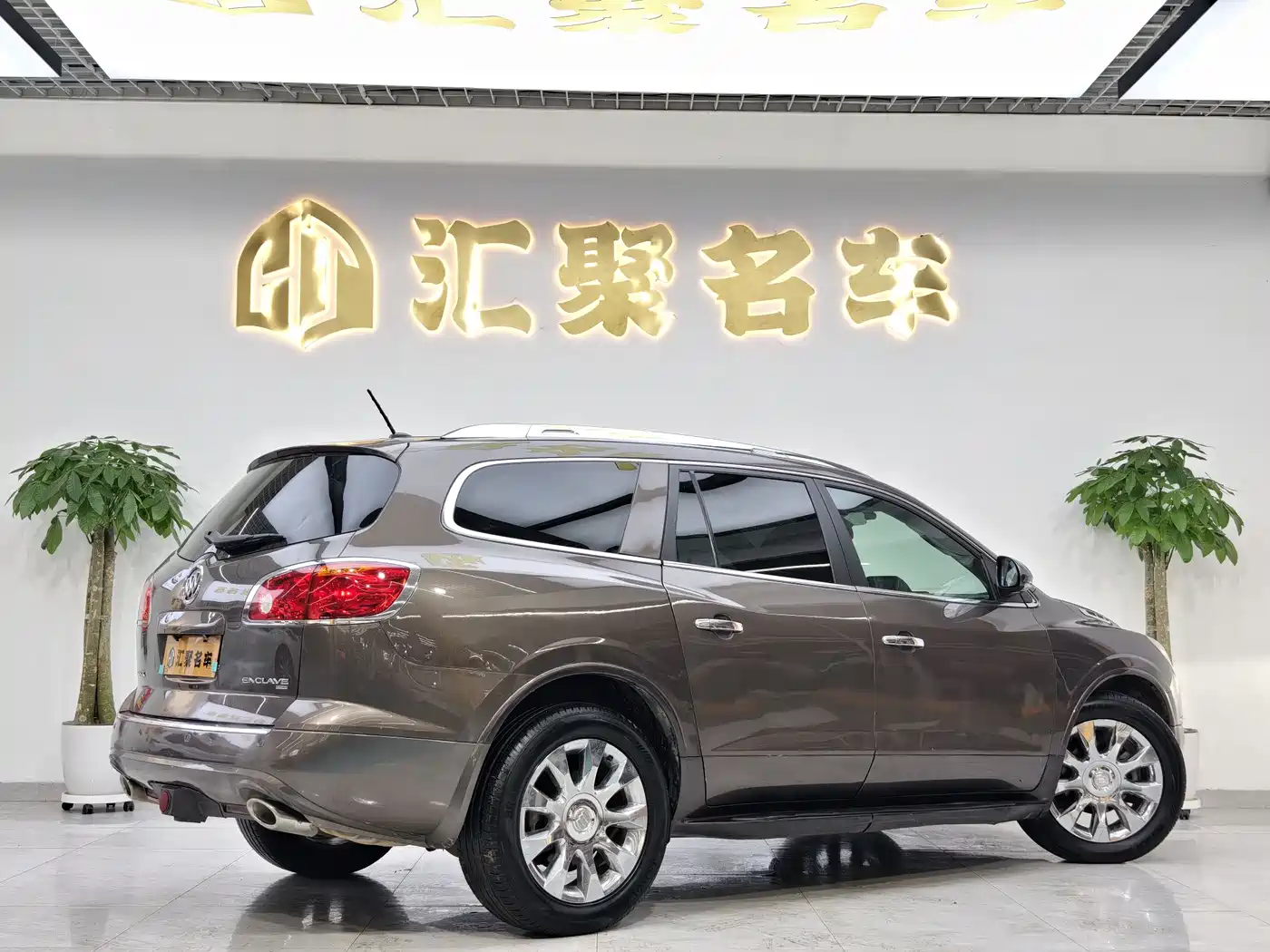 Buick Enclave 2010 3.6L Elite Edition фото 6