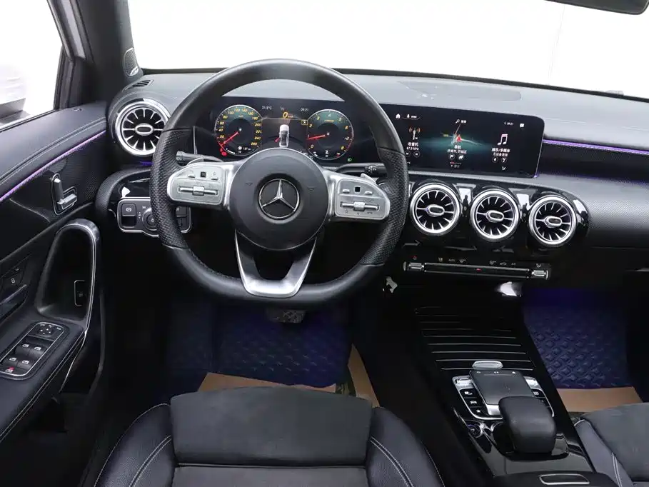 Mercedes-Benz A-Class 2019 A 200 L Sport Sedan фото 27