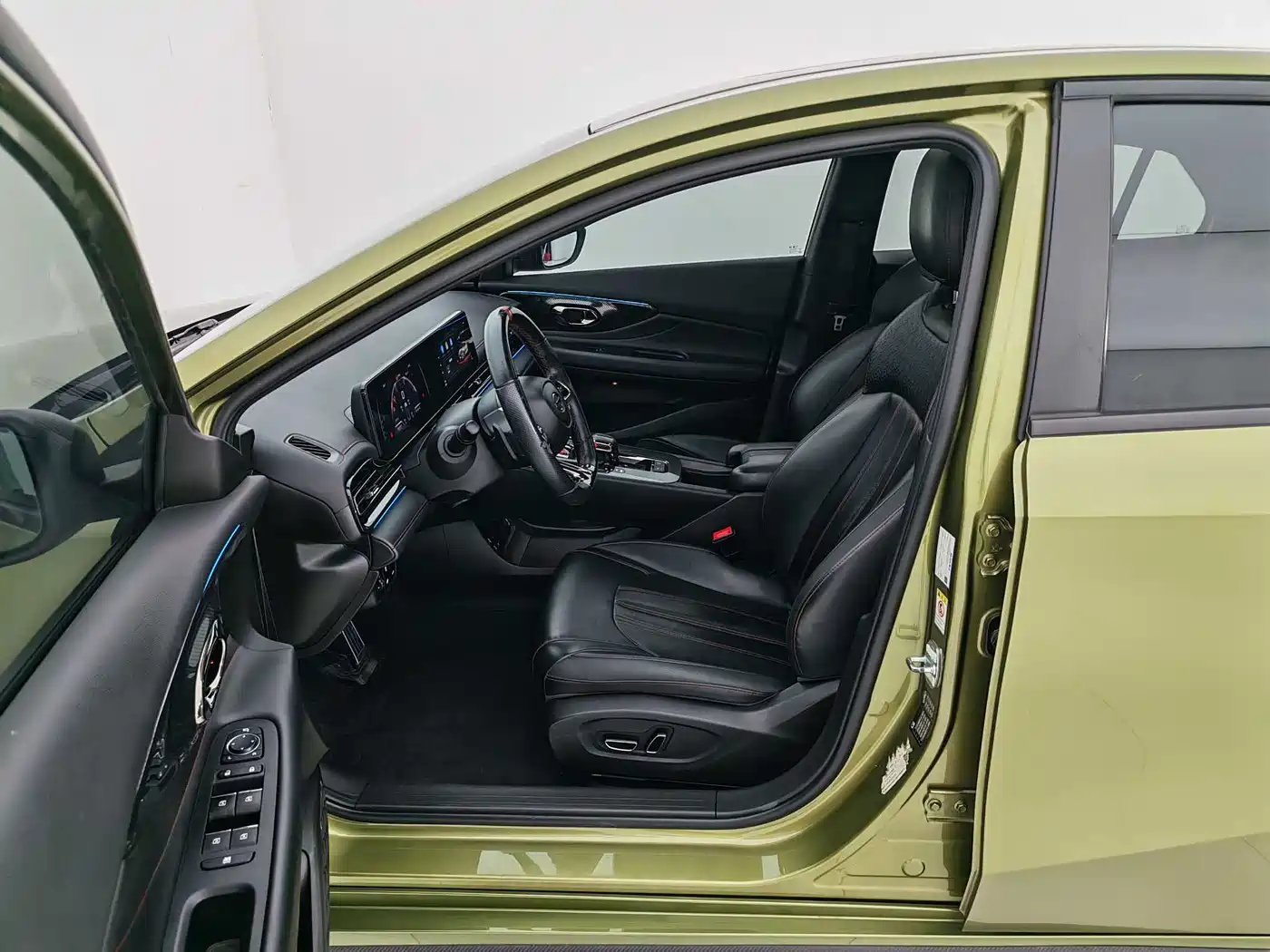 GAC Trumpchi Trumpchi Emkoo 2021 270T DCT J15 Edition фото 8