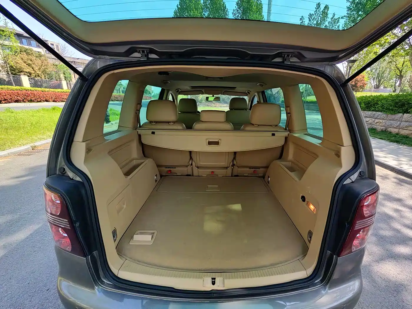 Volkswagen Touran 2008 Model 1.8T Premium Smart Edition Automatic 5-Seater фото 15