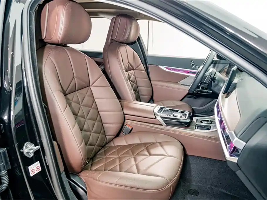 BMW 7 Series 2023 Model 735Li M Sport Package фото 20