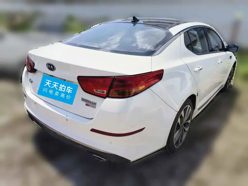 Фото 2 - Kia K5