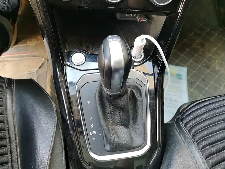 VOLKSWAGEN T ROC EXPLORING SONGS