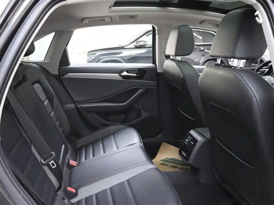 Volkswagen Sagitar 2021 280TSI DSG Surpassing Edition фото 16