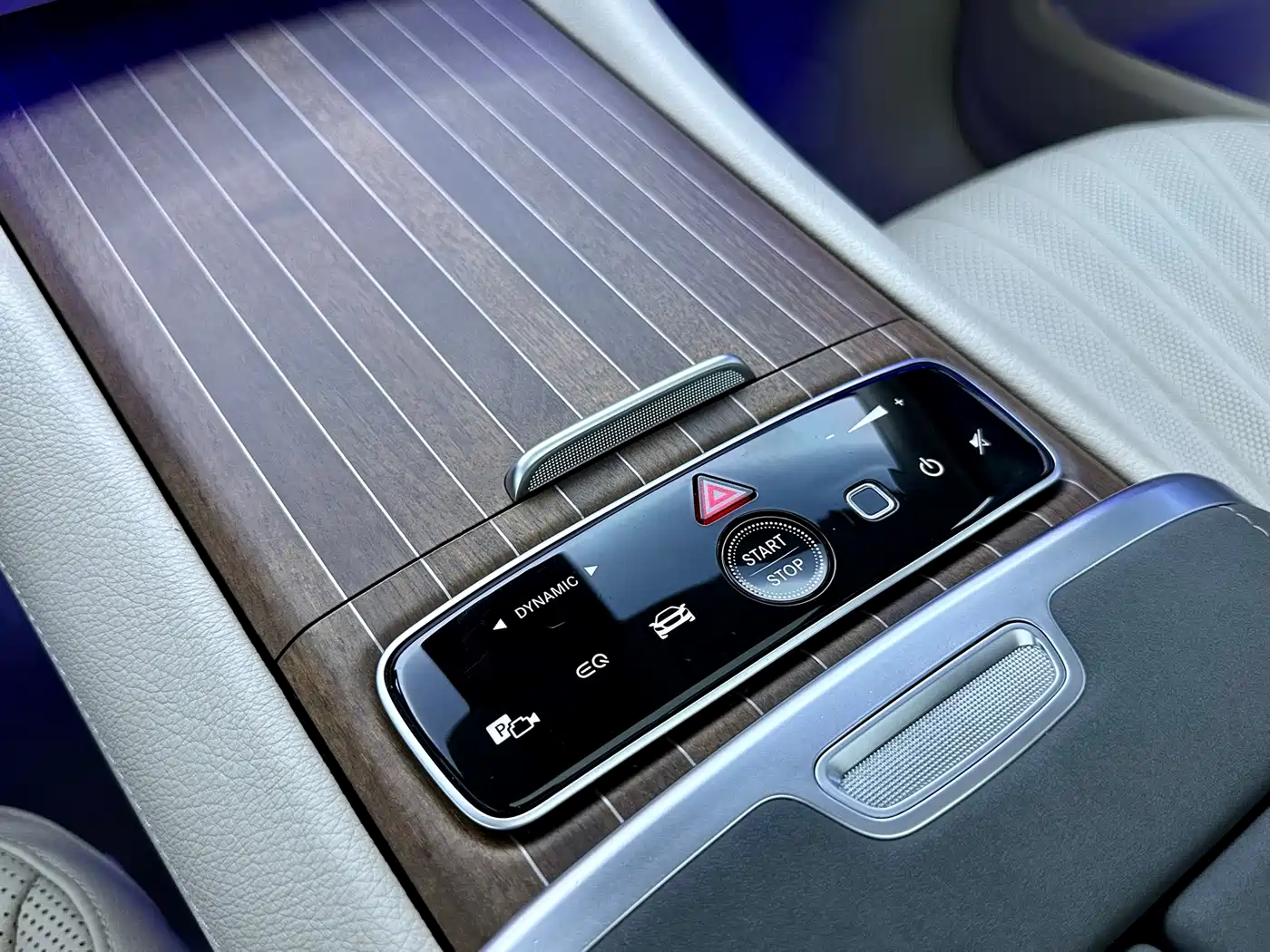 MERCEDES-BENZ EQS SUV