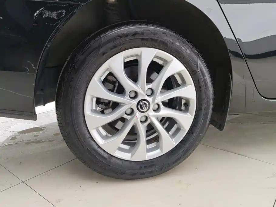Nissan SYLPHY, миниатюра 6
