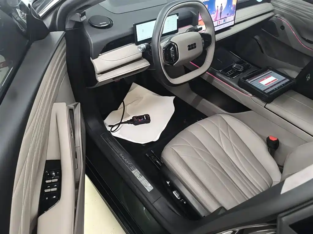 Geely Galaxy Galaxy Xingyao 8 2025 130km EM-P Starship Edition фото 16