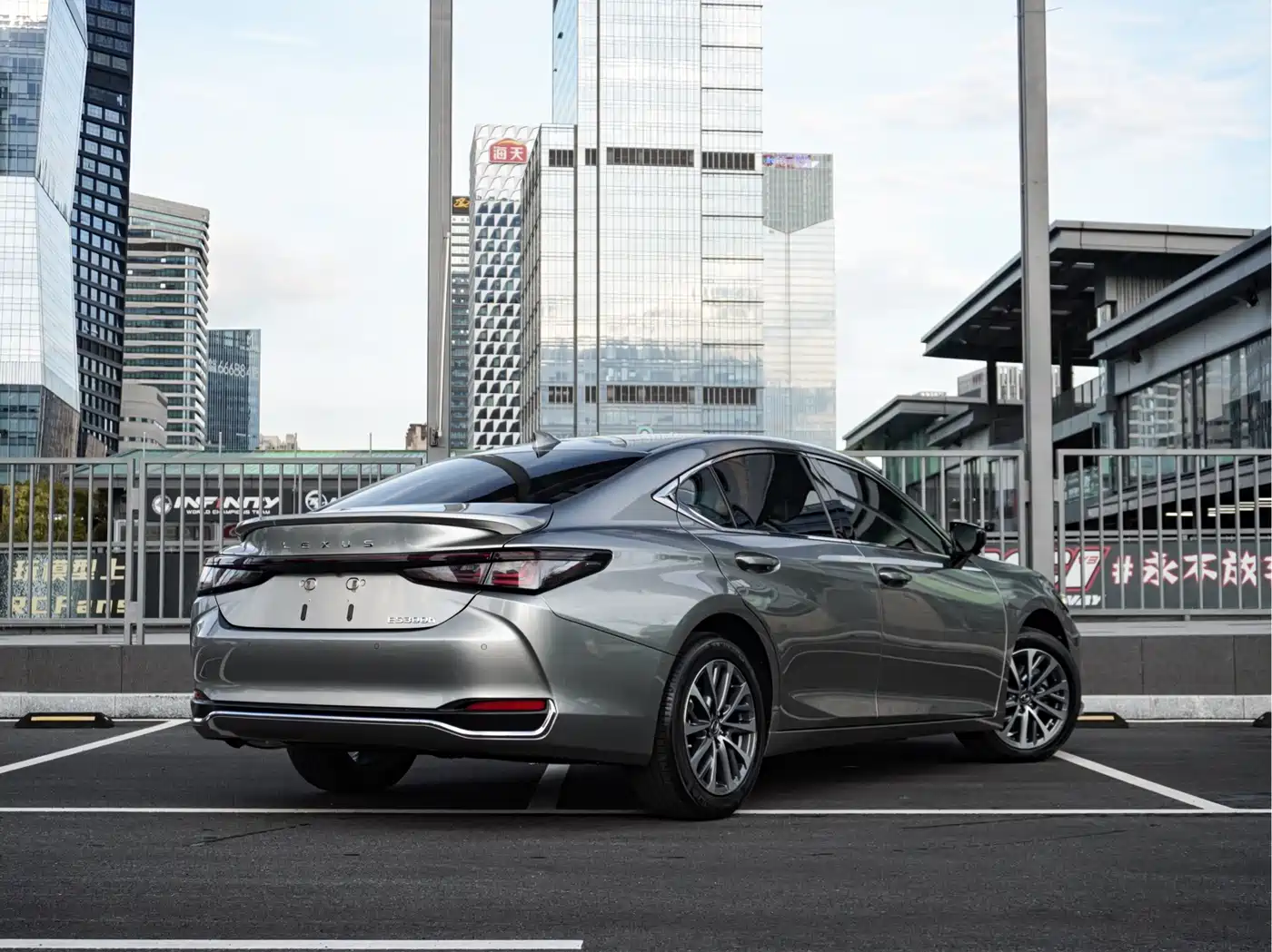 Lexus ES 2025 2025 300h Ultimate Edition