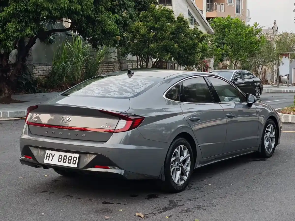 HYUNDAI SONATA